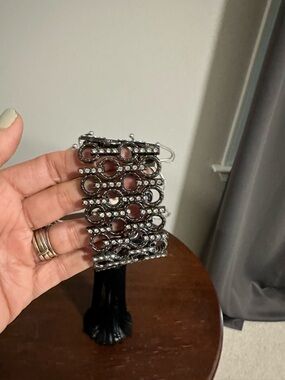 Rhinestone Loop Stretch Bracelet - Black and Silver
